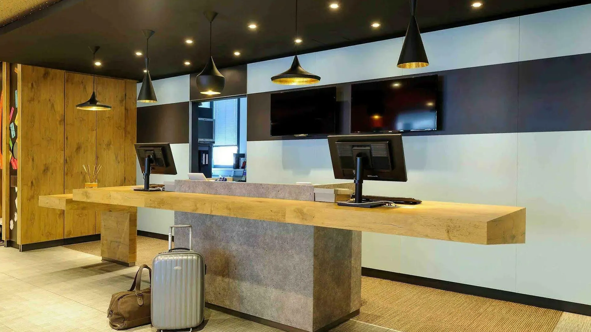 Ibis Innsbruck 3*,